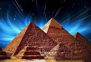 金字塔神秘能量之谜，金字塔内部与宇宙的再生力量(磁场)